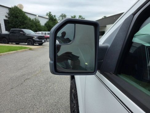 Used 2016 Ford F150 XLT AWD/4WD image 12