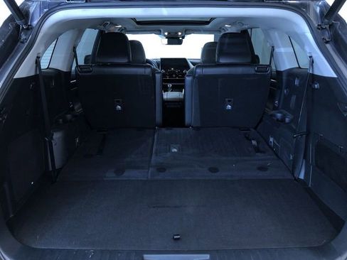 Used 2022 Toyota Highlander Platinum AWD/4WD image 30