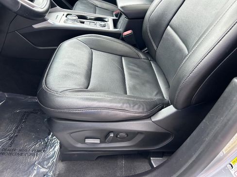 Used 2022 Ford Explorer Limited image 23