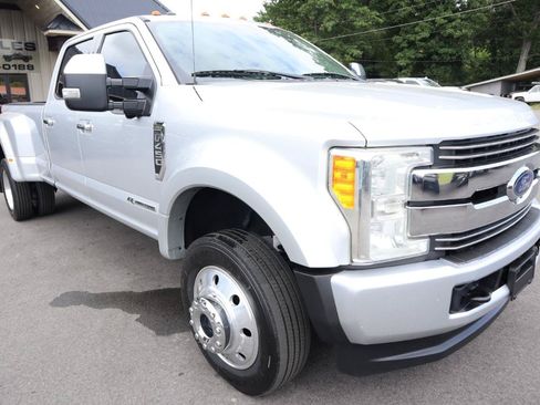 Used 2017 Ford F450 Lariat w/ Tow Technology Bundle AWD/4WD image 3