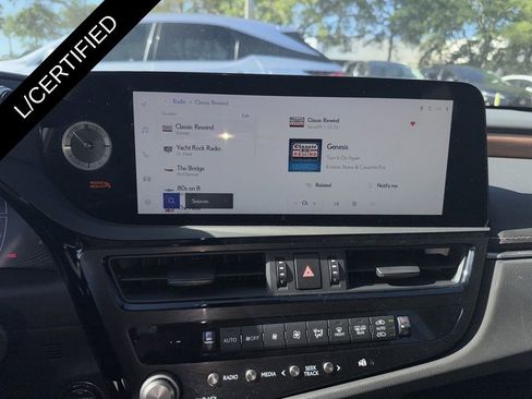 Used 2025 Lexus ES 300h w/ Premium Package FWD image 18