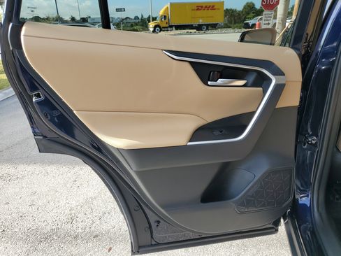 Used 2025 Toyota RAV4 XLE Premium image 34