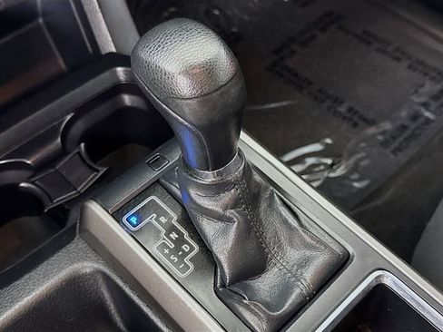 Certified 2018 Toyota Tacoma SR5 RWD image 16