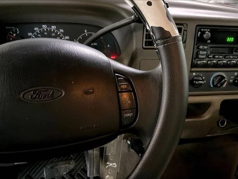 Used 2001 Ford F250 Lariat RWD image 6