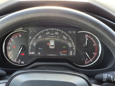 Used 2025 Toyota RAV4 XLE FWD image 16