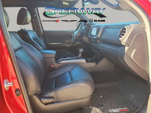 Used 2022 Toyota Tacoma TRD Sport w/ TRD Premium Sport Package image 10
