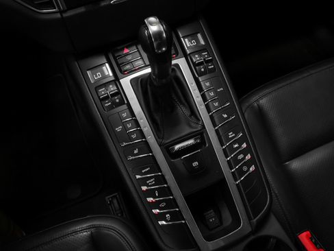 Certified 2018 Porsche Macan Sport Edition AWD/4WD image 33