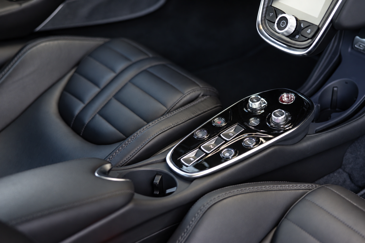 Used 2025 McLaren GTS RWD image 30