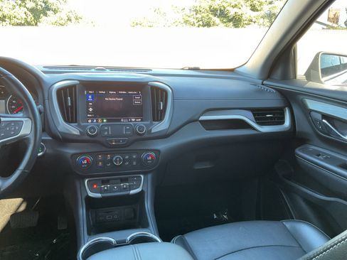 Used 2022 GMC Terrain SLT image 17
