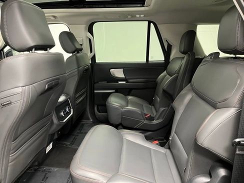 Used 2025 Ford Expedition Max Active AWD/4WD image 46