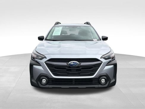 Used 2025 Subaru Outback Premium AWD/4WD image 2