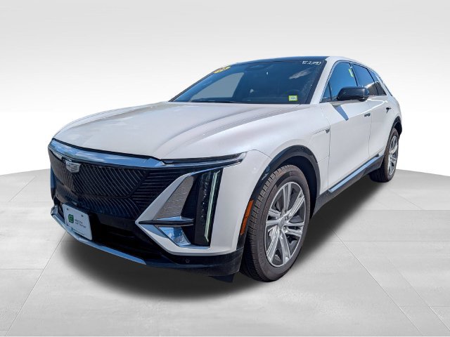 Used 2024 Cadillac Lyriq Tech AWD/4WD image 3