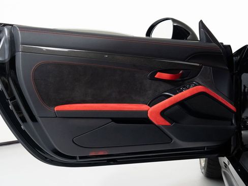 Used 2018 Porsche 911 GT2 RS image 21