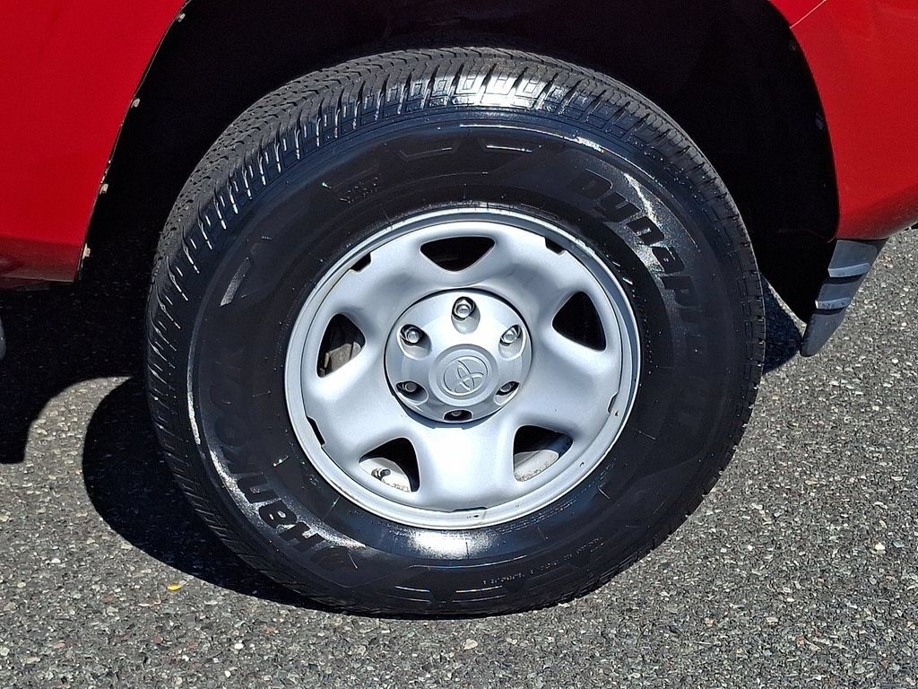 Used 2020 Toyota Tacoma SR AWD/4WD image 11