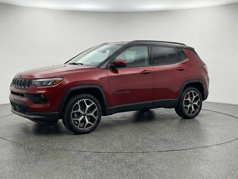 Used 2025 Jeep Compass Limited image 3