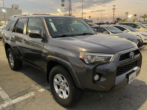 Used 2016 Toyota 4Runner SR5 image 7