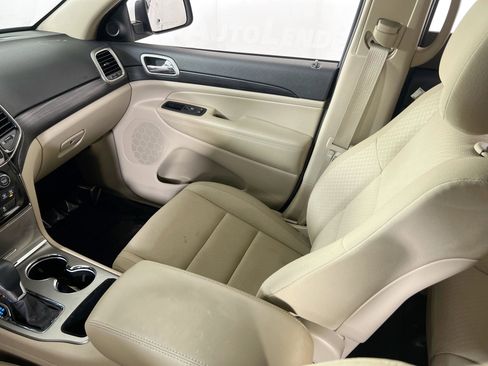 Used 2022 Jeep Grand Cherokee Laredo E image 22