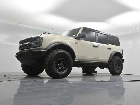 New 2026 Ford Bronco Badlands image 42