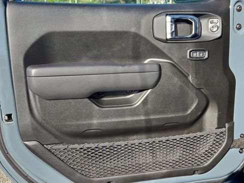 New 2025 Jeep Gladiator Sport image 11