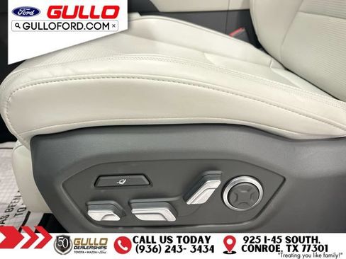 Used 2025 Hyundai Santa Fe Calligraphy AWD/4WD image 21