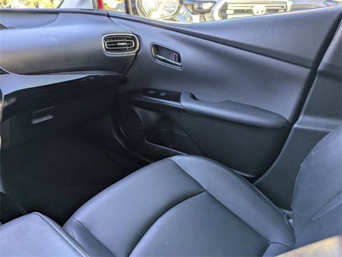 Used 2019 Toyota Prius XLE image 16