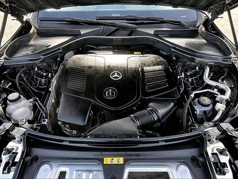 Used 2023 Mercedes-Benz GLC 300 4MATIC image 9