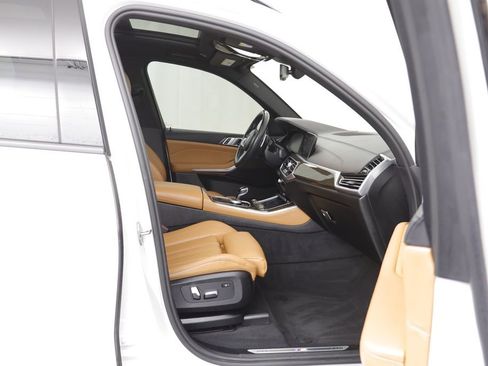 Certified 2022 BMW X5 xDrive40i w/ M Sport Package image 18