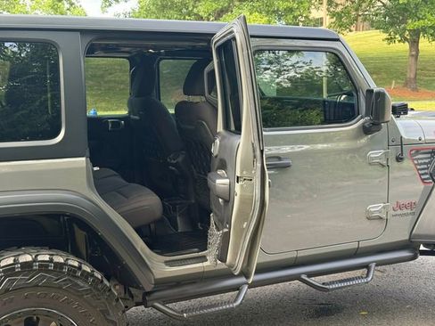Used 2019 Jeep Wrangler Unlimited Rubicon AWD/4WD image 26