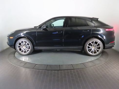 Certified 2023 Porsche Cayenne Coupe AWD/4WD image 2