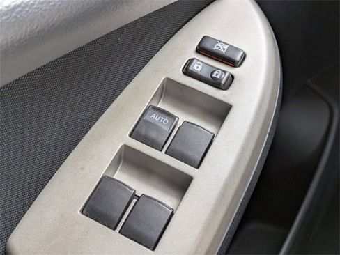 Used 2012 Toyota Corolla S image 20