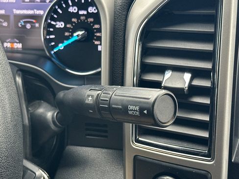 Used 2020 Ford F250 Lariat w/ Lariat Value Package image 21