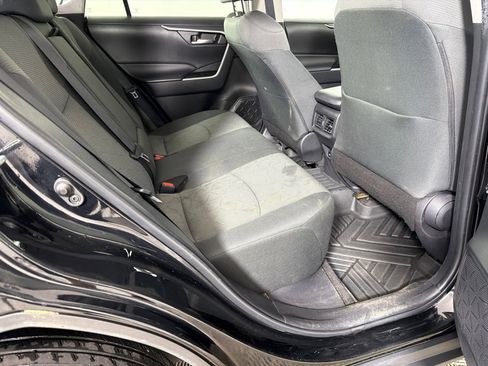 Used 2022 Toyota RAV4 XLE FWD image 15