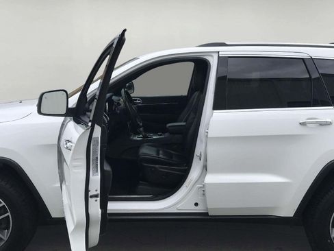 Used 2020 Jeep Grand Cherokee Limited w/ Trailer Tow Group IV AWD/4WD image 14