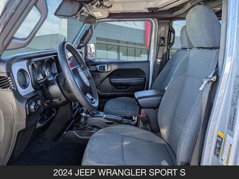 Used 2024 Jeep Wrangler Sport S image 14