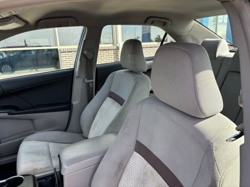 Used 2012 Toyota Camry LE image 11