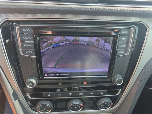 Used 2019 Volkswagen Passat 2.0T Wolfsburg w/ Wheels & Sunroof Package image 24