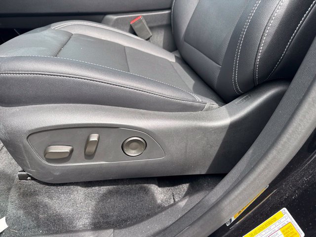 Used 2026 Chevrolet Traverse LT FWD image 16