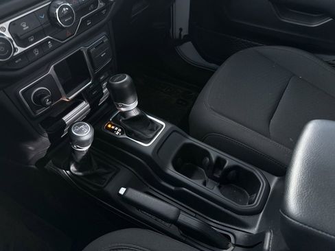 Used 2023 Jeep Gladiator Sport w/ Trailer Tow Package image 20