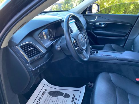 Used 2020 Volvo XC90 T6 Momentum image 30
