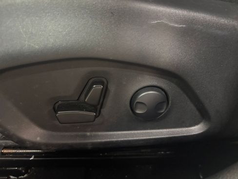 Used 2025 Jeep Compass Limited image 22