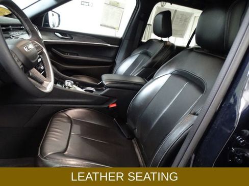 Certified 2024 Jeep Grand Cherokee Limited w/ Luxury Tech Group II image 2