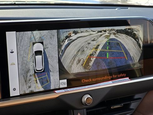 New 2025 Toyota Crown Signia image 4