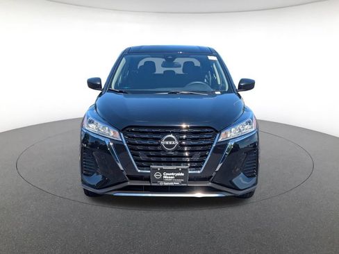 Used 2025 Nissan Kicks Play S FWD image 2