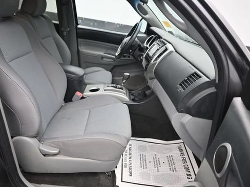 Used 2015 Toyota Tacoma 4x4 Double Cab w/ TRD Off-Road Package image 7