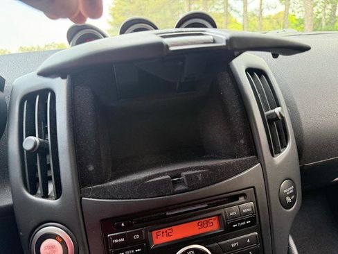 Used 2013 Nissan 370Z Touring image 22