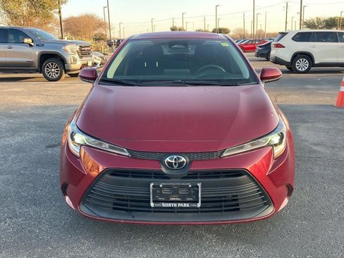 Used 2023 Toyota Corolla LE image 2