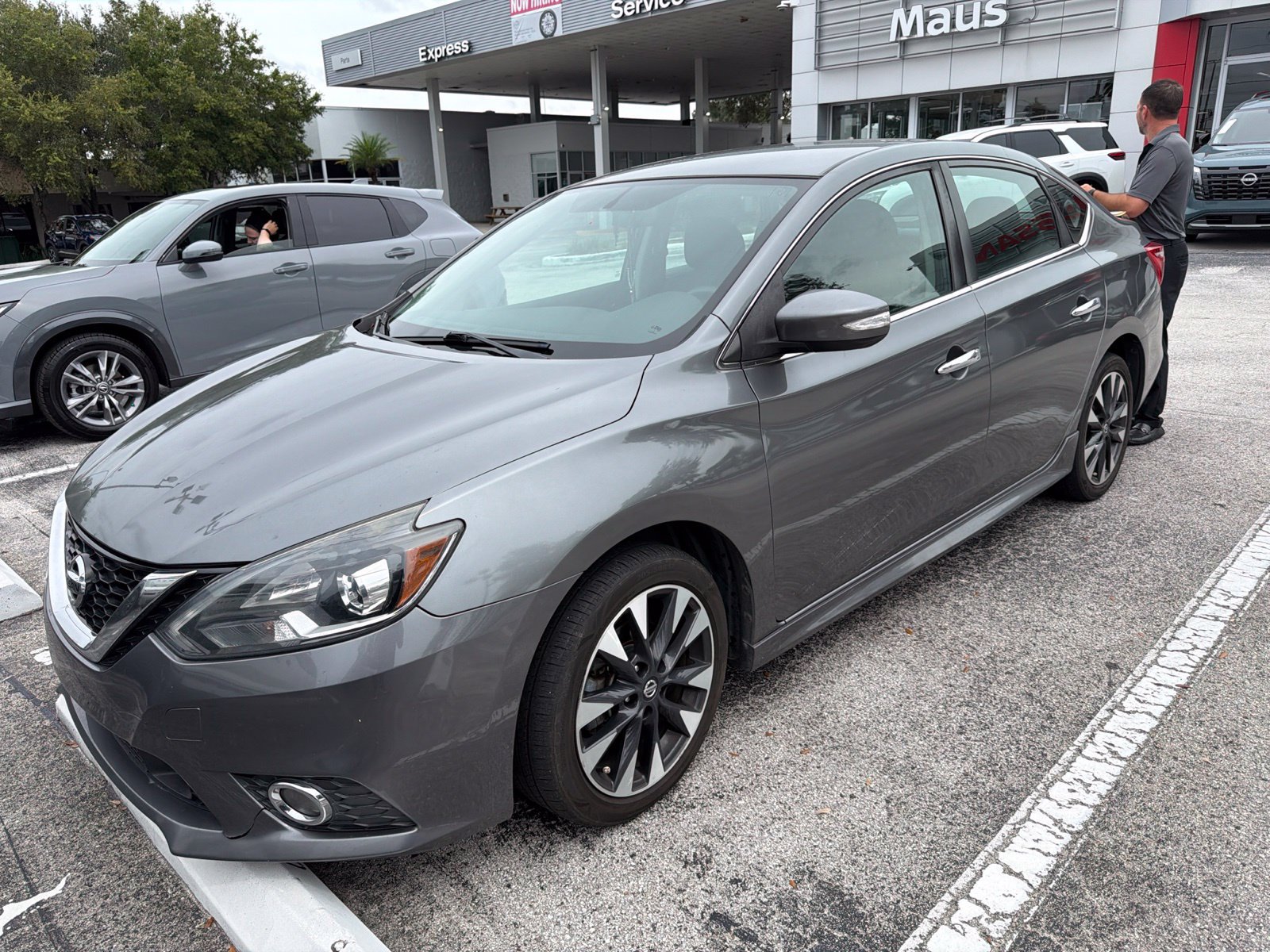 Used 2019 Nissan Sentra SR FWD image 3