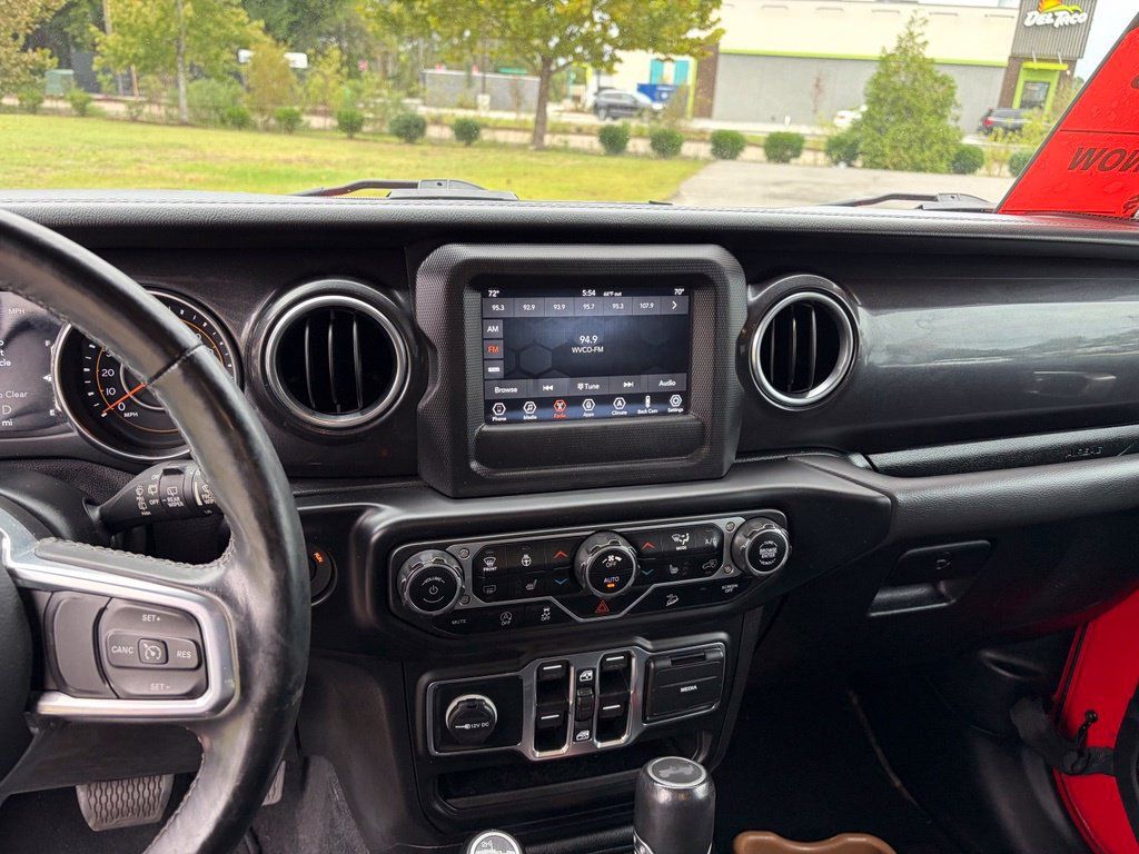 Used 2020 Jeep Wrangler Unlimited Sahara AWD/4WD image 20