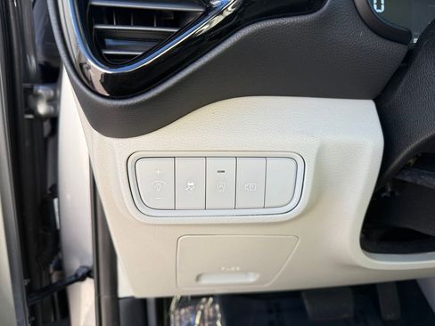 Used 2025 Kia Soul EX image 19