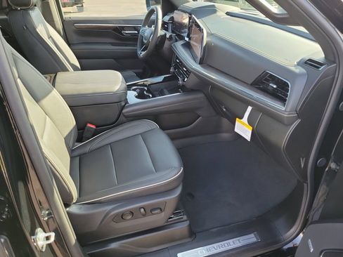 Used 2026 Chevrolet Tahoe Premier RWD image 19